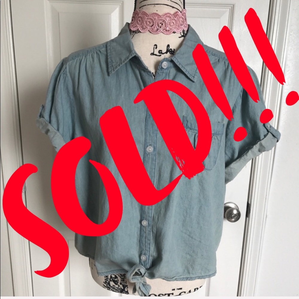 ‼️SOLD‼️ ✨Fun Denim Crop Top!✨